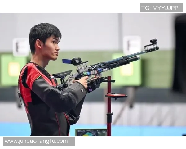 卷毛足球天才崛起：他如何凭借独特风格征服世界赛场